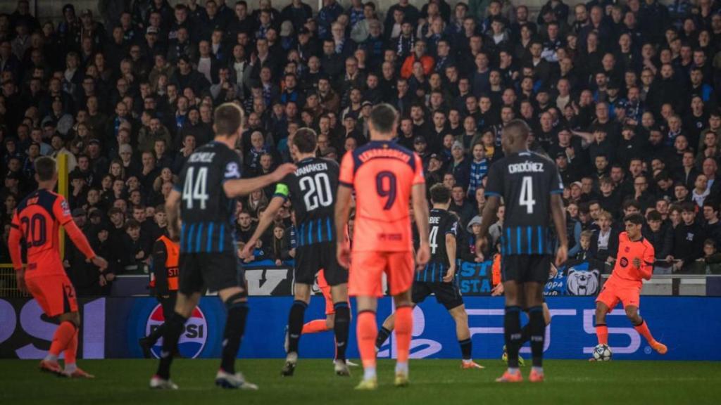 Gerard Martín, en acció durant el Bruges-Barça de la Champions League