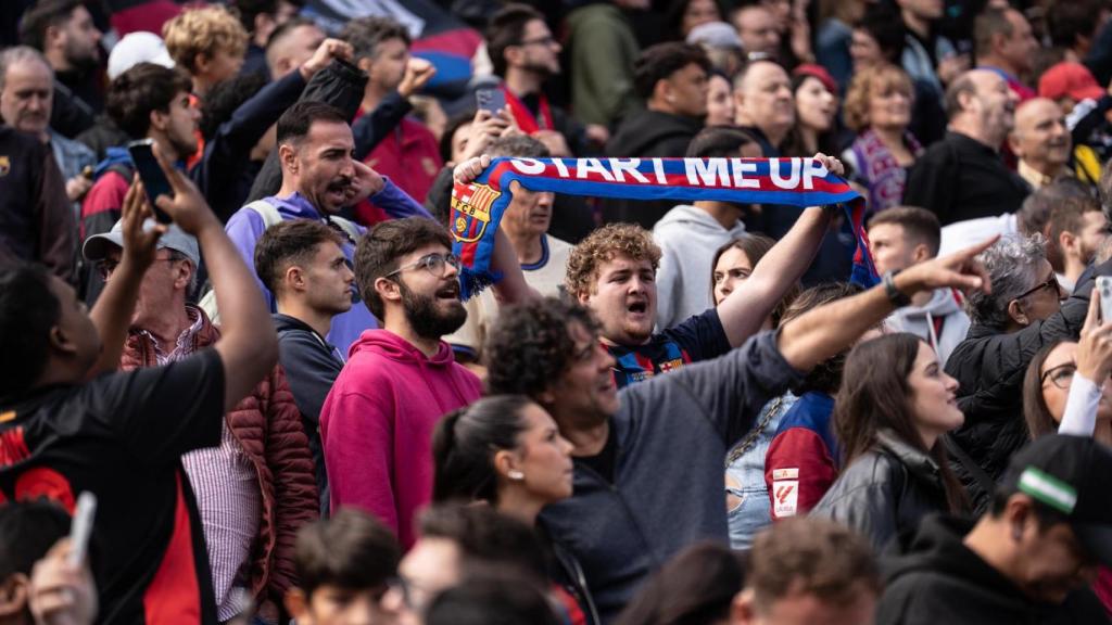 Entrenament primer equip del Barça al Camp Nou