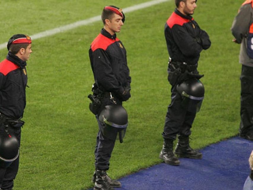 Mossos, al Camp Nou