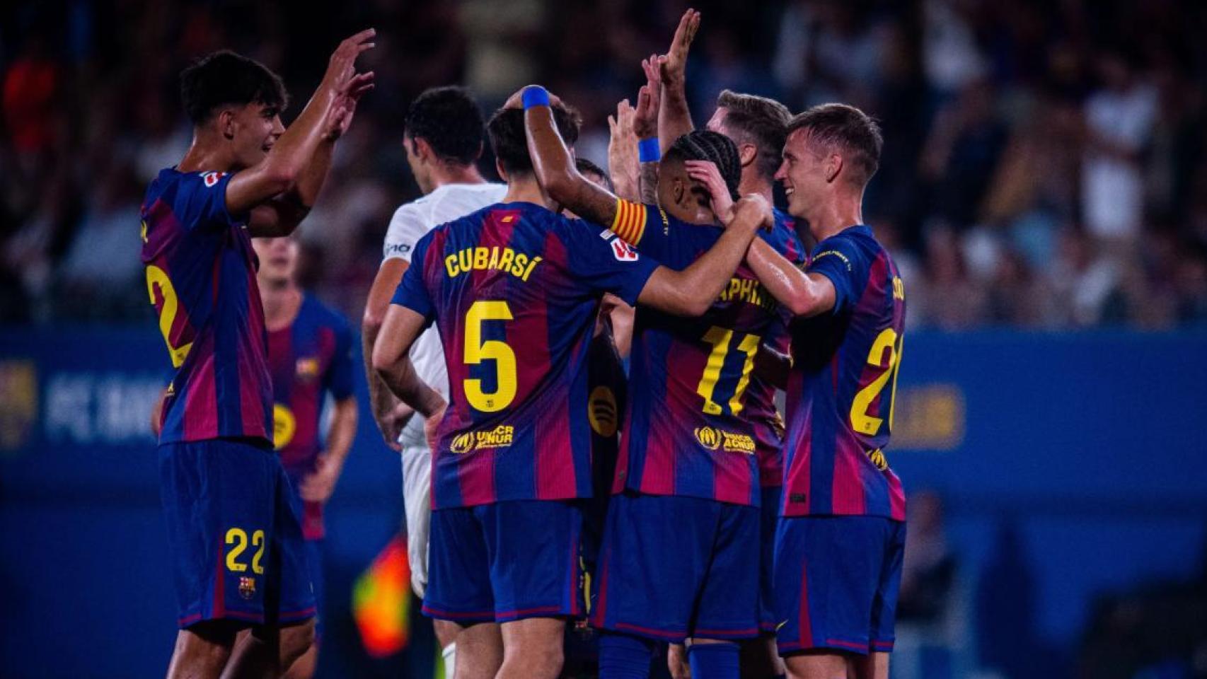 Los jugadores del Barça celebran un gol contra el Valencia