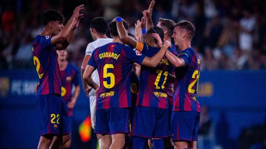 Los jugadores del Barça celebran un gol contra el Valencia