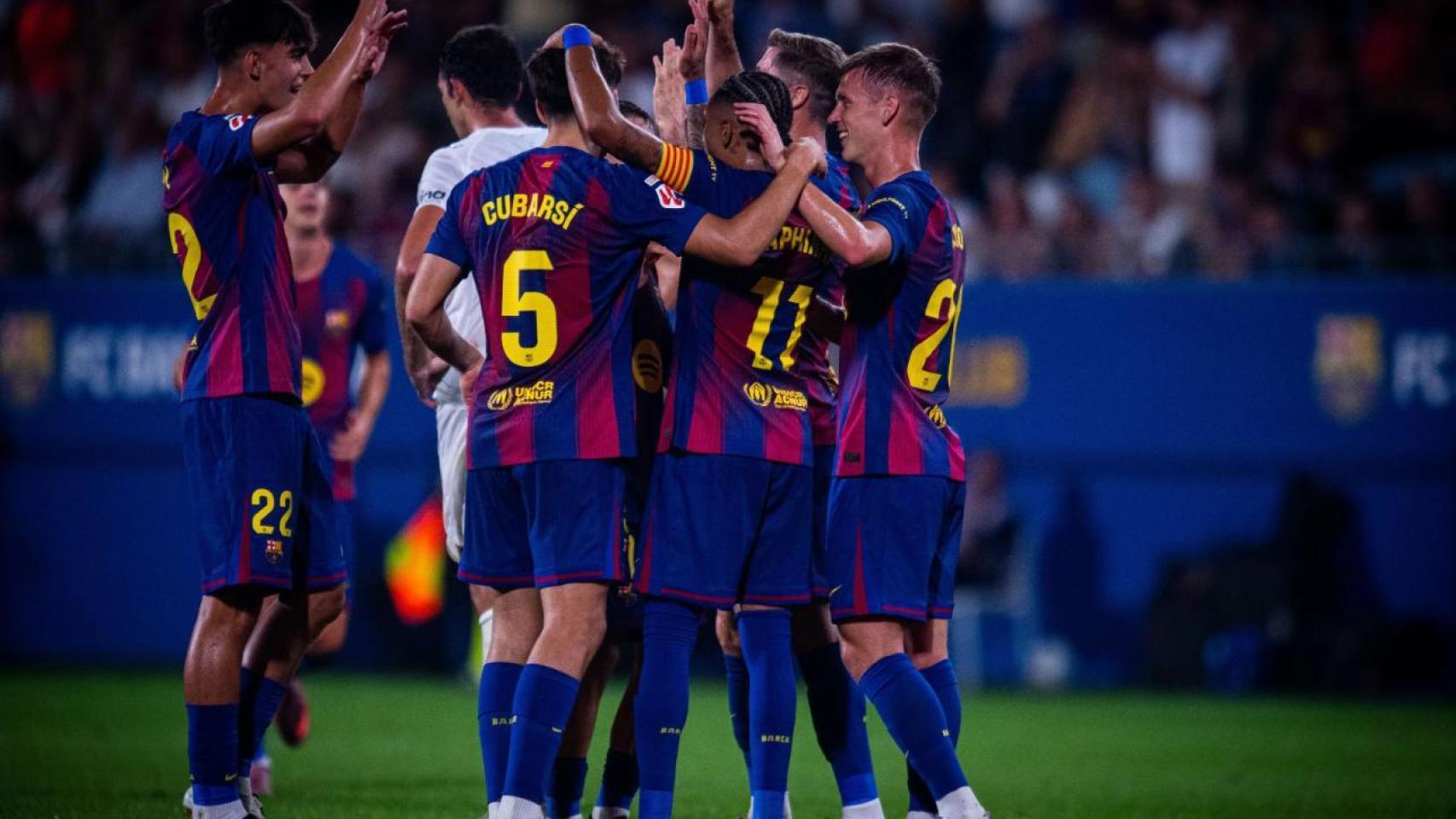 Los jugadores del Barça celebran un gol contra el Valencia