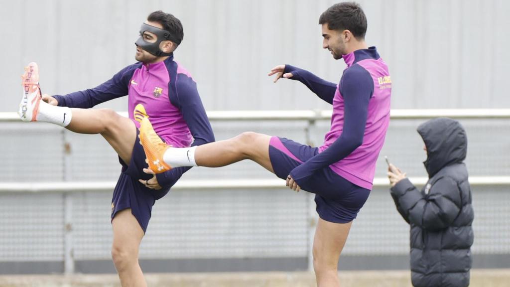 Éric García se entrena con una máscara tras romperse la nariz contra el Brujas