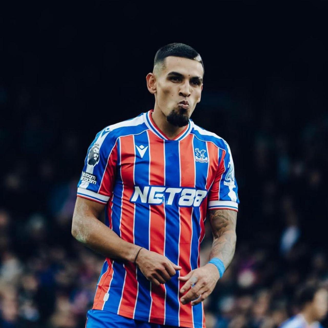 Daniel Muñoz con el Crystal Palace