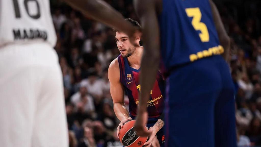 Willy Hernangómez en el Barça de bàsquet-Reial Madrid al Palau