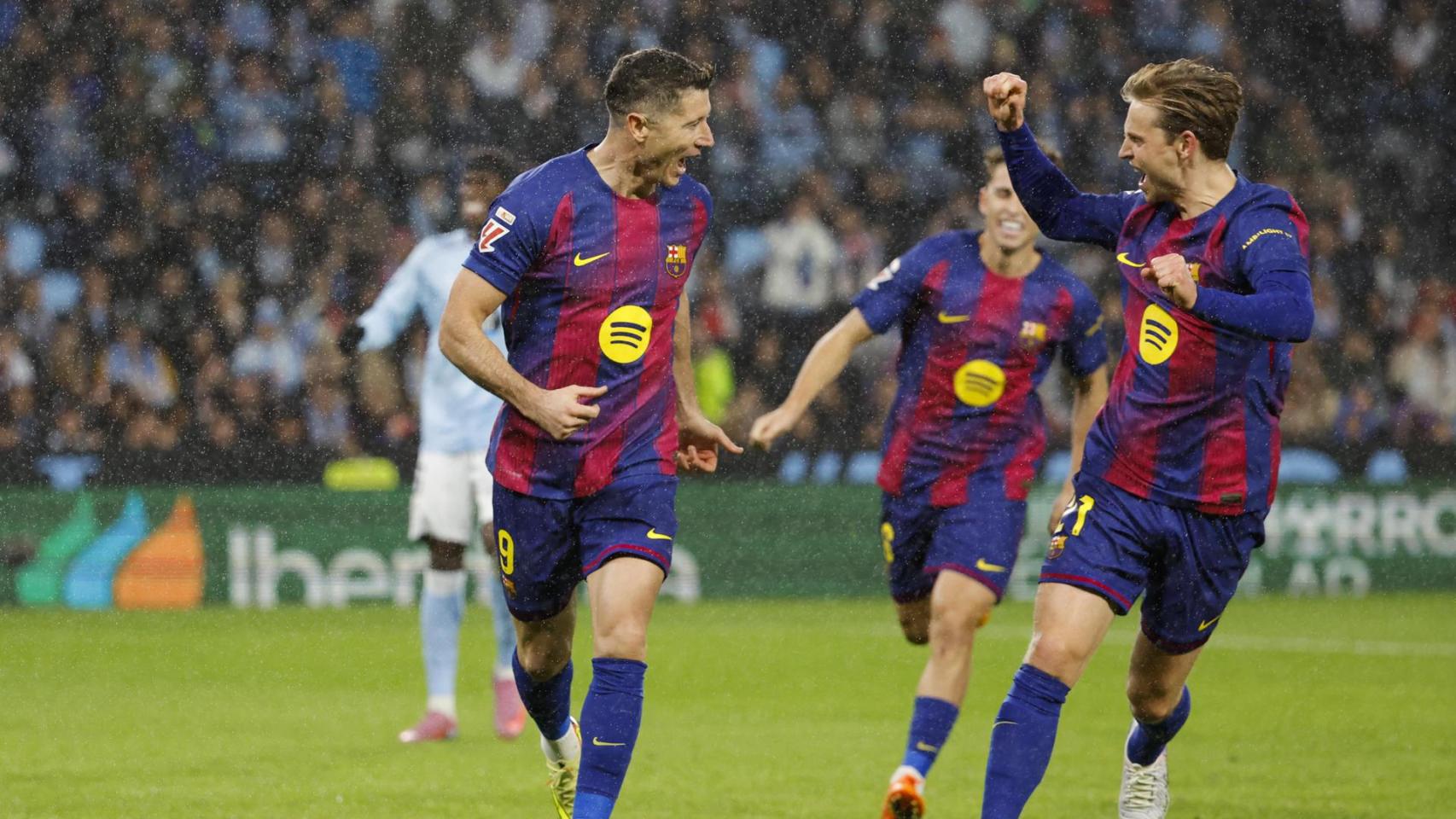 Robert Lewandowski celebra su gol ante el Celta