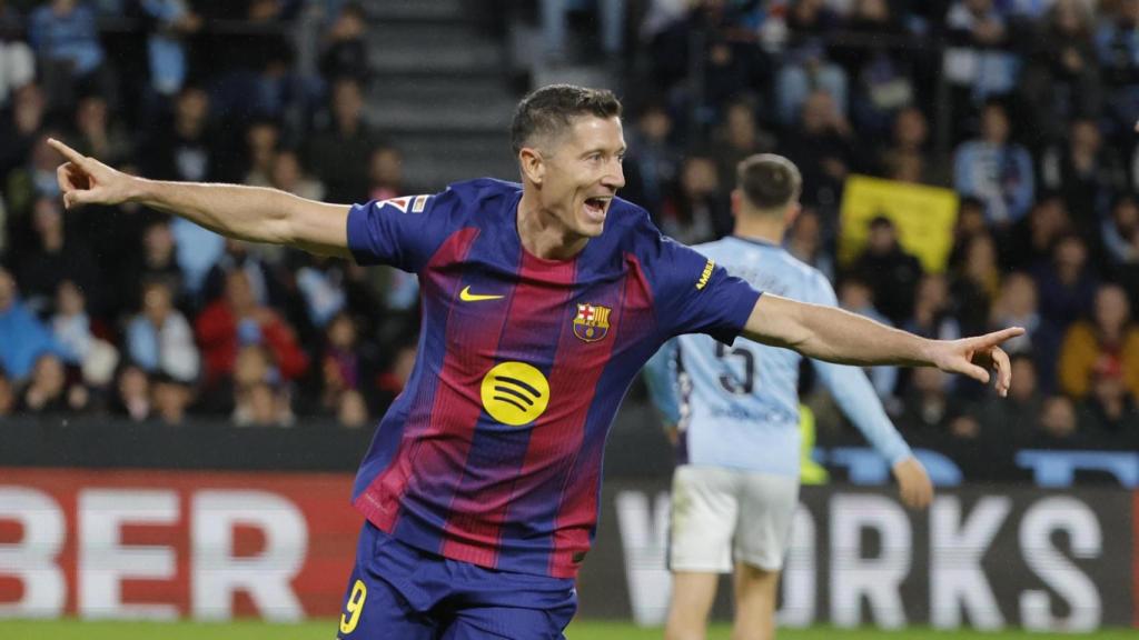 Robert Lewandowski celebra su primer gol en el Celta-Barça