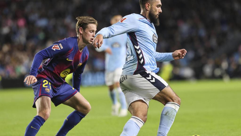 Frenkie de Jong, encarregat de defensar Borja Iglesias durant el Celta-Barça