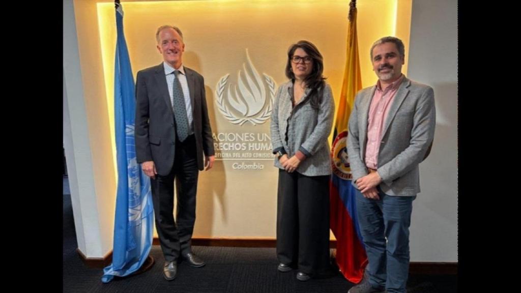 La directora general de Cooperación al Desarrollo, Andrea Costafreda, y el director de la Agencia Catalana de Cooperación al Desarrollo (ACCD), Gerard Graells, se reúnen con Scott Campbell, representante del Alto Comisionado de la ONU para los Derechos Humanos en Colombia