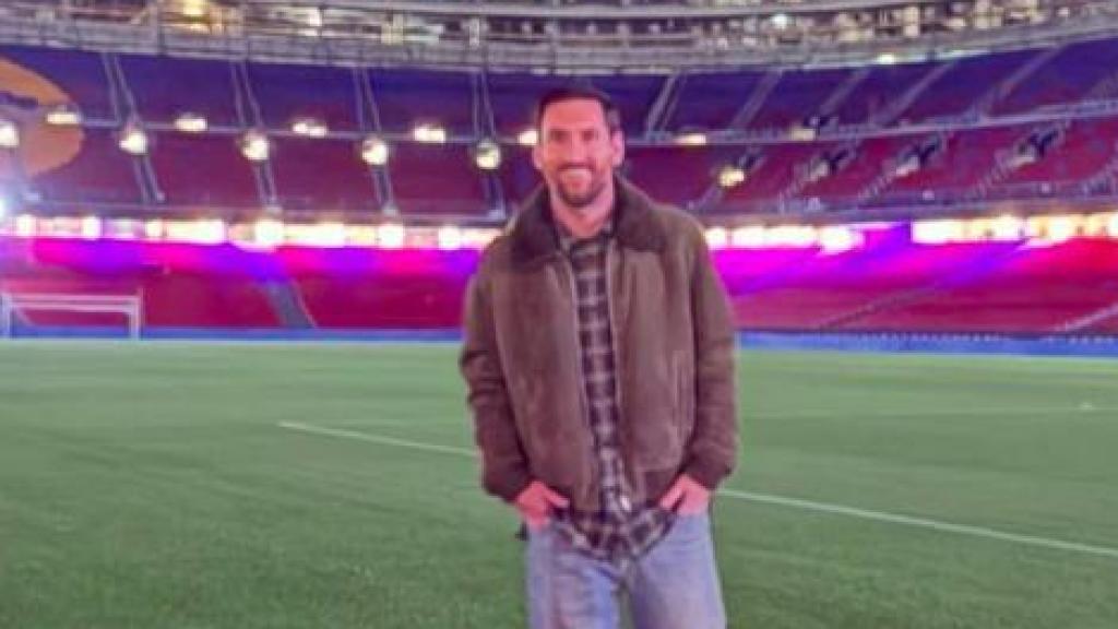 Leo Messi posa al Camp Nou