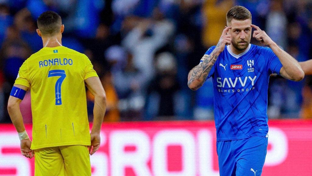 Milinkovic-Savic pide cabeza a sus compañeros con Cristiano Ronaldo de fondo