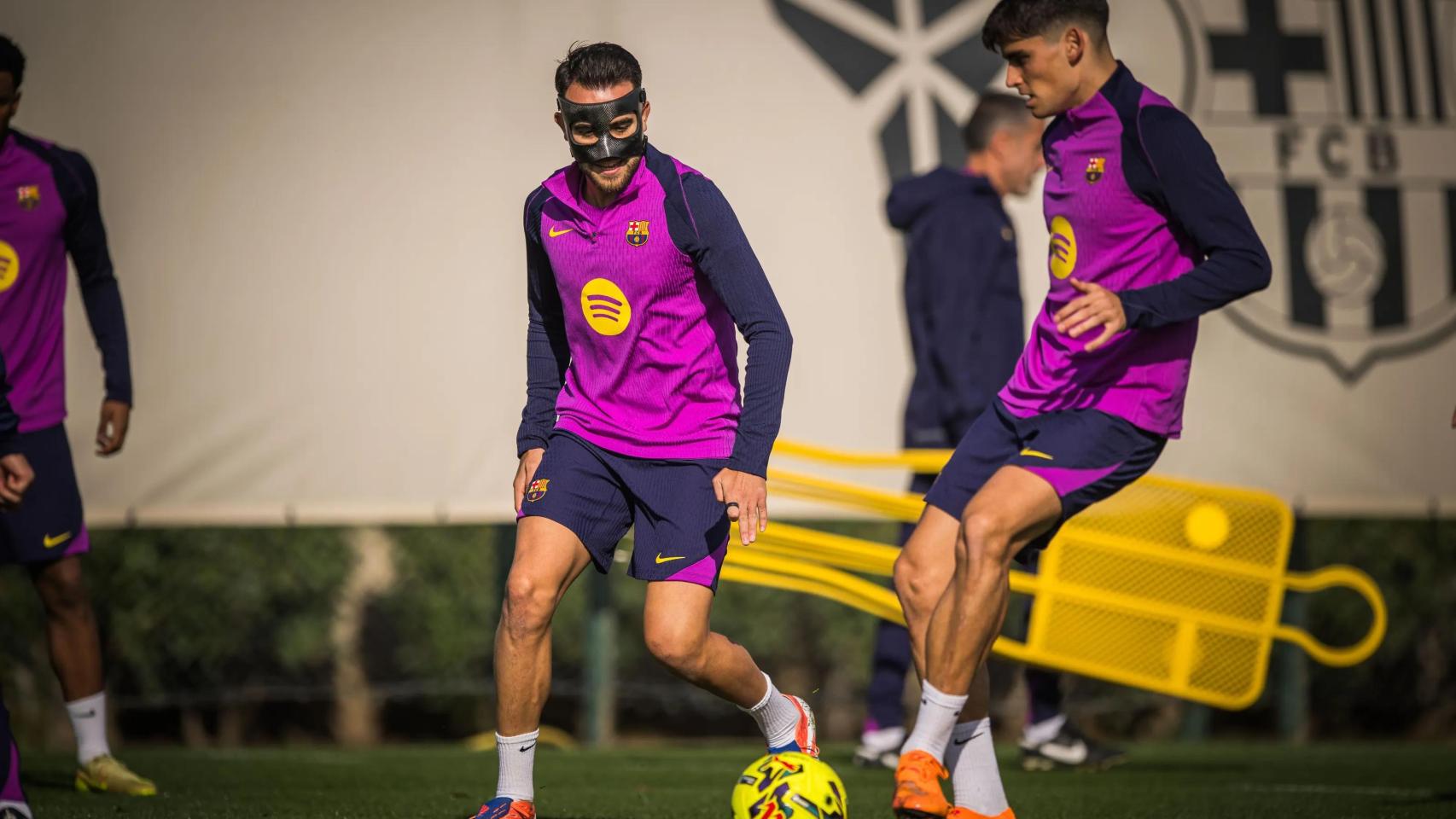 Éric García y Gerard Martín se entrenan durante el parón de selecciones