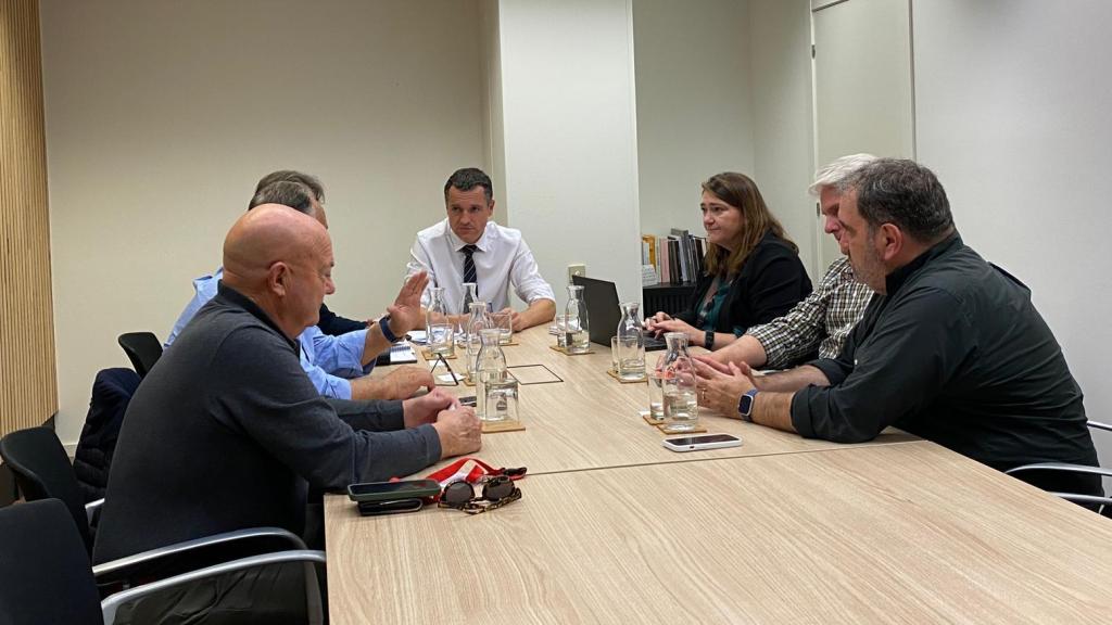 Imagen de la reunión de la Conselleria y los representantes del sector