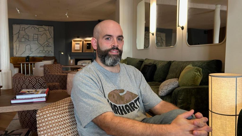 Pablo Batalla, autor 'La bandera en la cumbre', con 'Letra Global' en el Hotel Regina