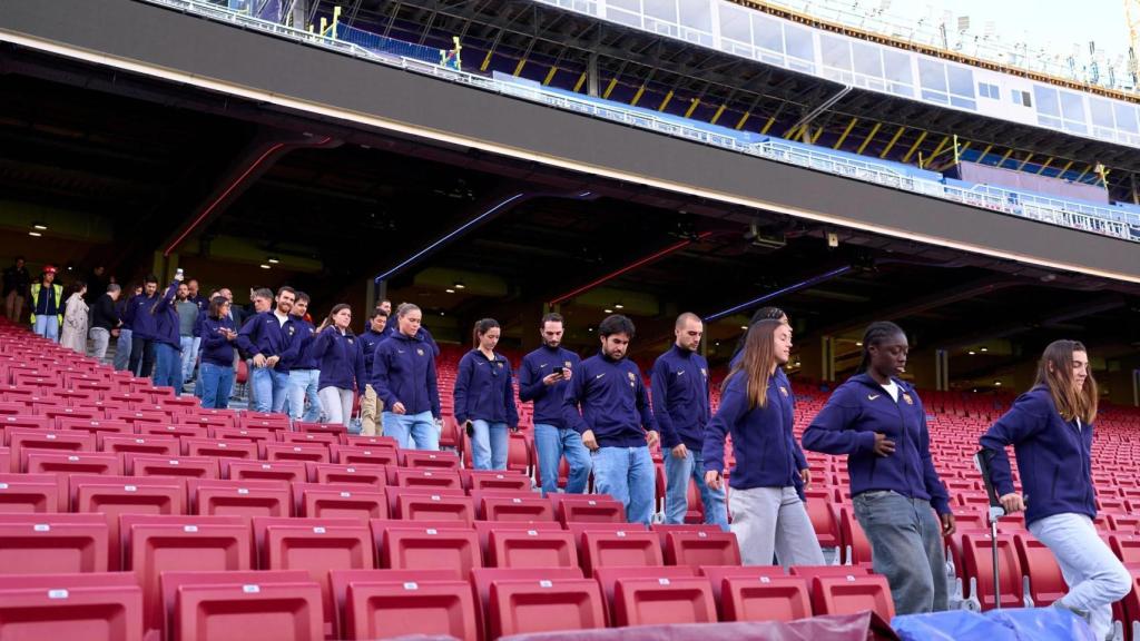 El Barça Femenino visita el Camp Nou