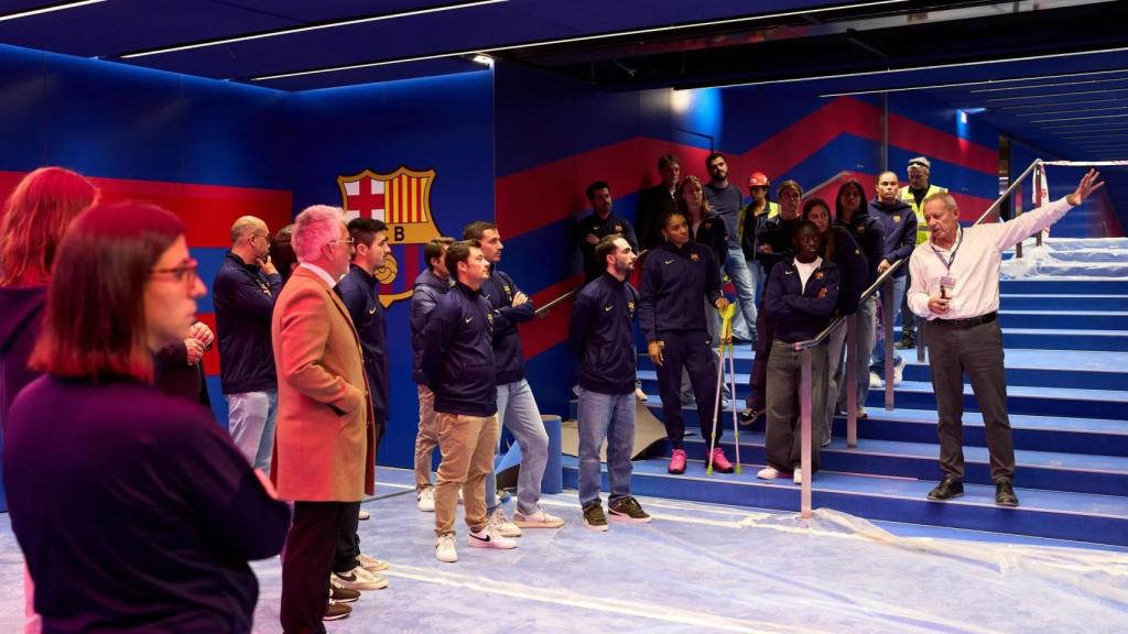 El Barça Femenino visita el Camp Nou