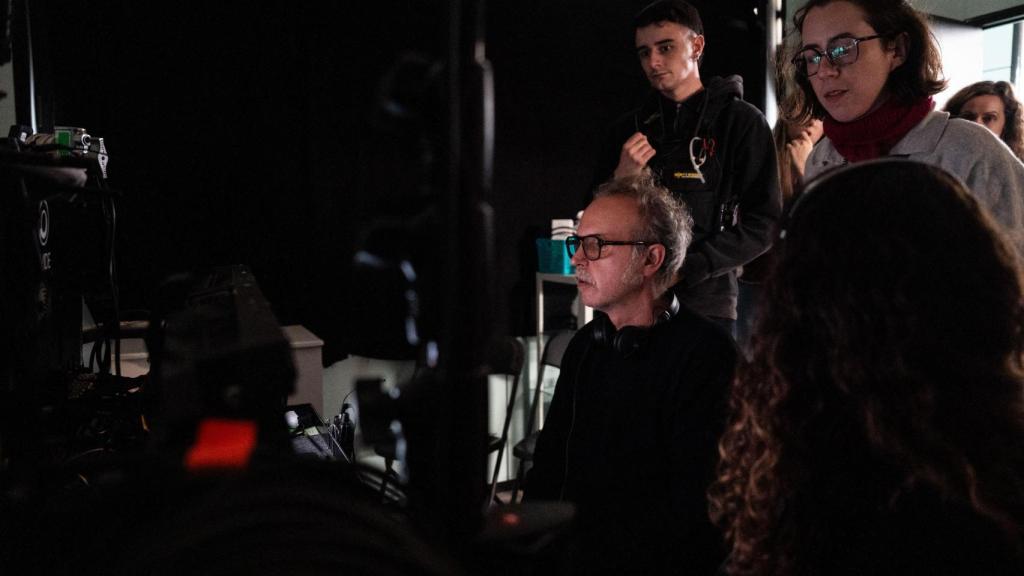 Marc Crehuet, director de la sèrie catalana In Vitro durant el rodatge