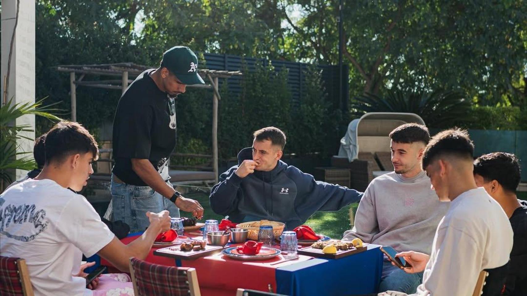 Parrillada en casa de Ronald Araujo de la plantilla del Barça