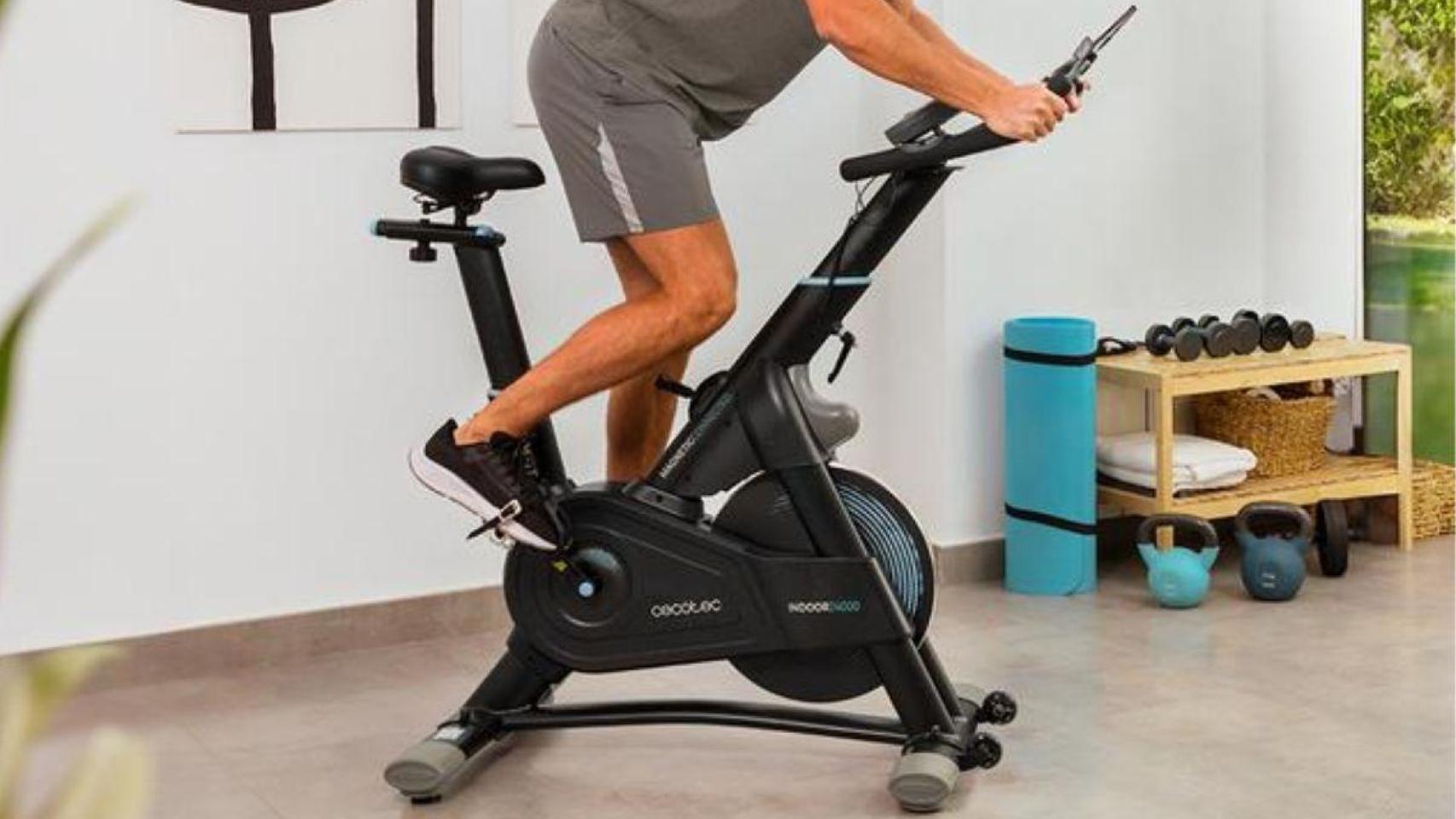 Adiós a las excusas este invierno: con esta bicicleta de Cecotec podrás entrenar desde casa
