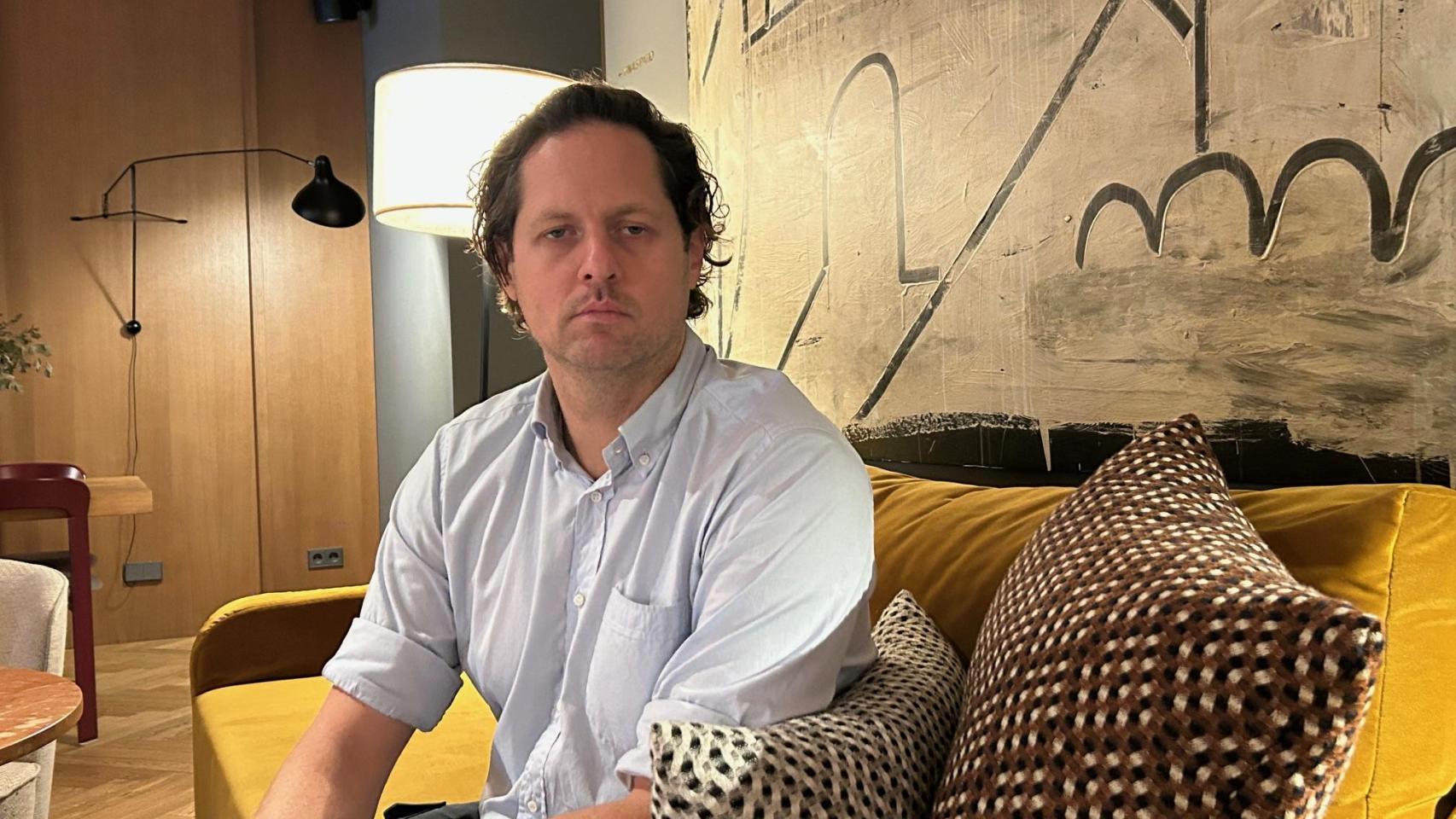 Vicent Bevin, autor de 'Si ardemos', con 'Letra Global', en la entrevista en el Hotel Regina