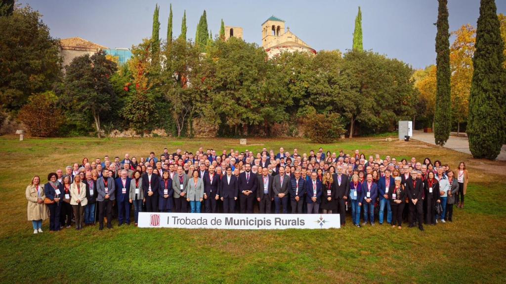 Primera Trobada de Municipis Rurals, en el Món Sant Benet, comarca del Bages (Barcelona)
