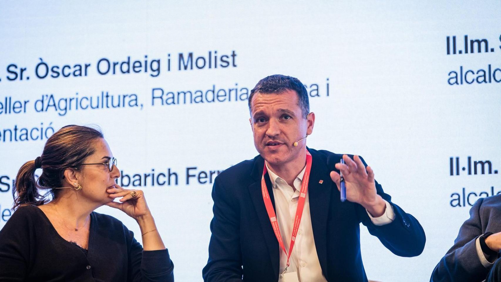 El 'conseller' de Agricultura, Ramaderia, Pesca i Alimentació, Òscar Ordeig, en la primera Trobada de Municipis Rurals, en Món Sant Benet