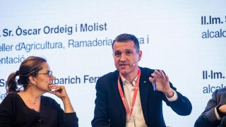 El 'conseller' de Agricultura, Ramaderia, Pesca i Alimentació, Òscar Ordeig, en la primera Trobada de Municipis Rurals, en Món Sant Benet