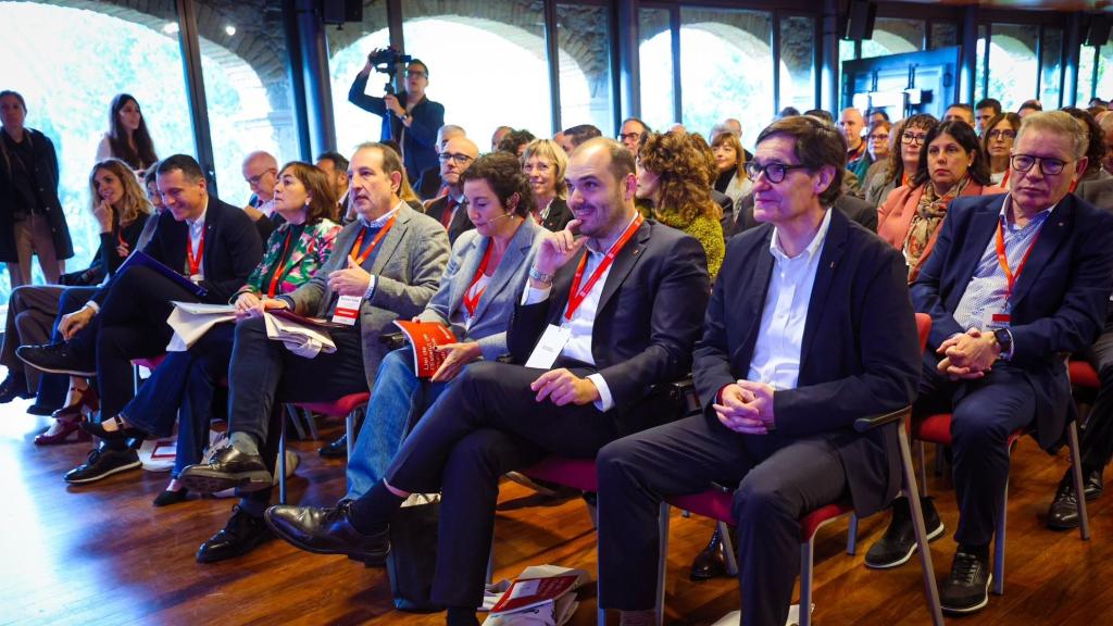 De derecha a izquierda: el 'president' Salvador Illa con los 'consellers' Albert Dalmau, Alícia Romero, Ramon Espadaler y Sílvia Paneque, en la Trobada de Municipis Rurals