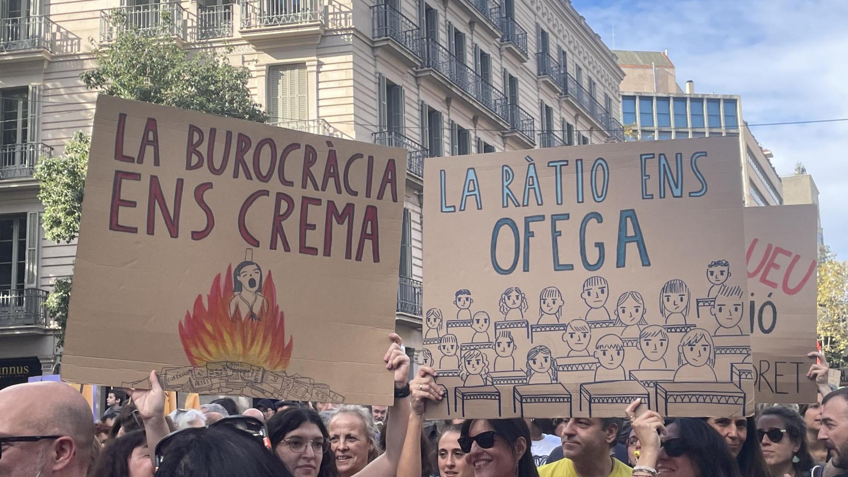Pancartas en la manifestación de Educación del 15N