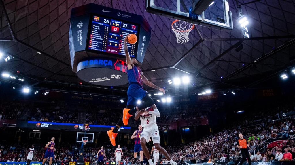 Will Clyburn entra a canasta durante el Barça de basket-Baskonia
