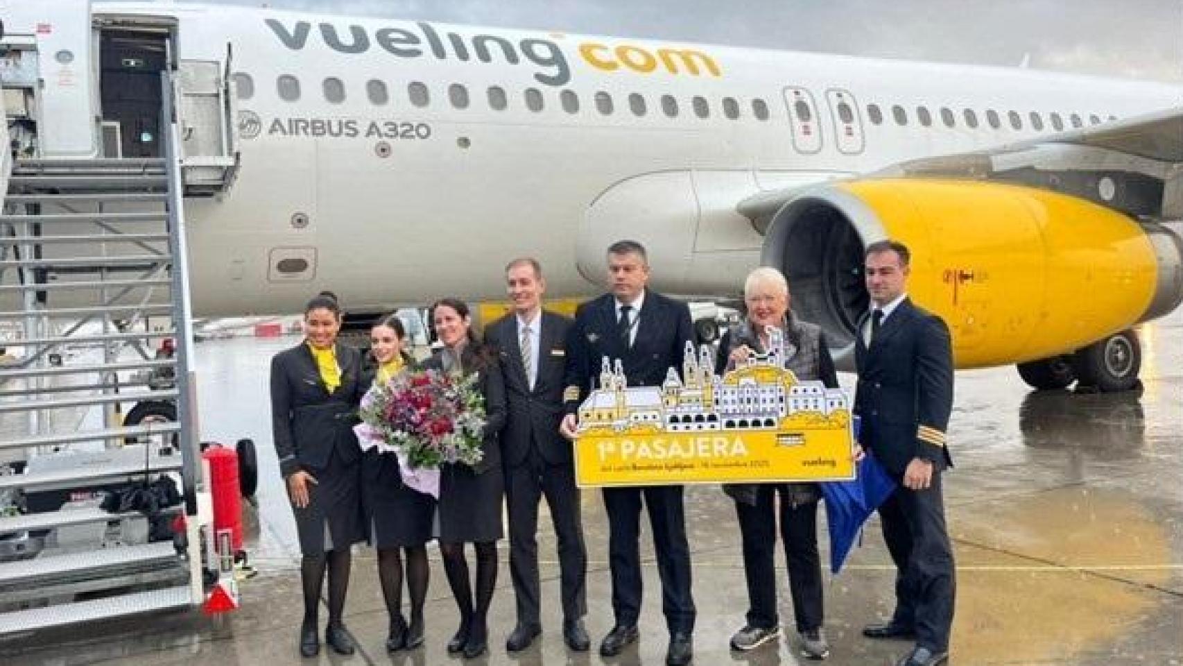 Primera pasajera del vuelo inaugural de Vueling a Liubliana y del vuelo a Agadir