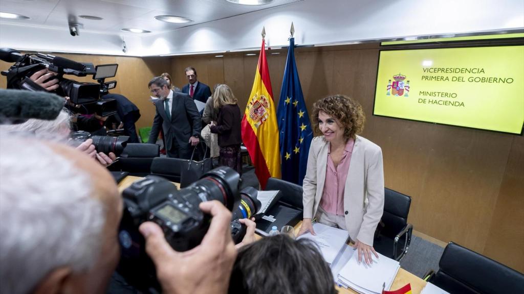 La vicepresidenta primera i ministra d'Hisenda, María Jesús Montero, durant la reunió del Consell de Política Fiscal i Financera (CPFF) del 17 de novembre de 2025
