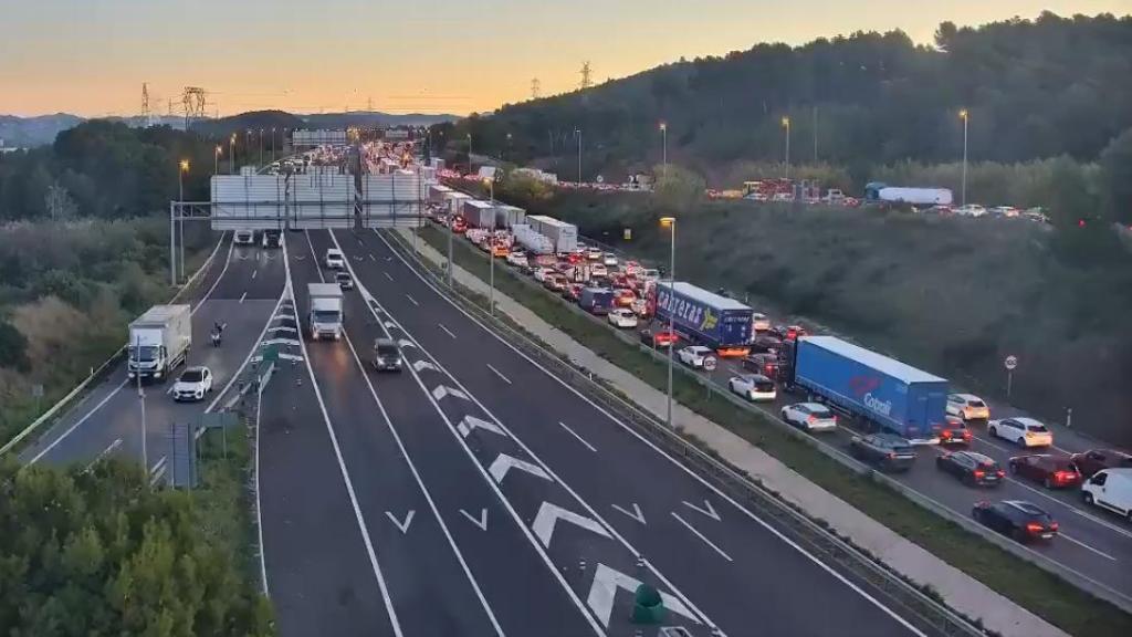 Atasco en la AP-7 este lunes