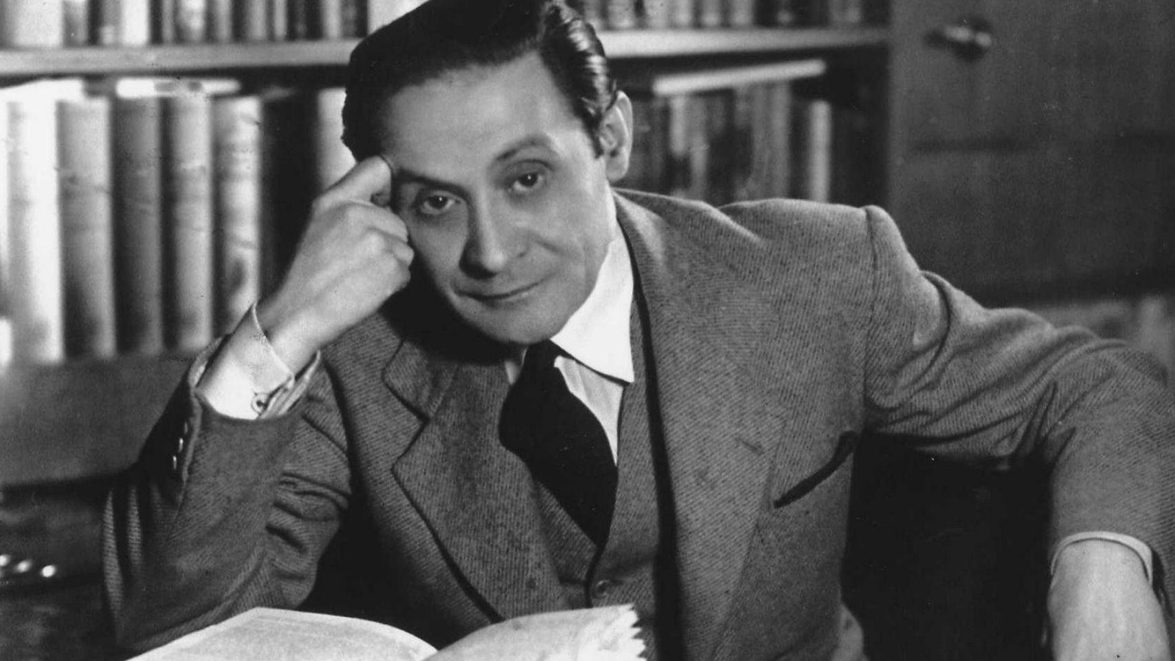 El escritor Enrique Jardiel Poncela