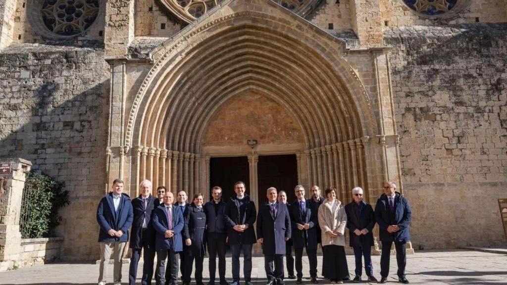 Els membres de la junta directiva del FC Barcelona al Monestir de Sant Cugat del Vallès