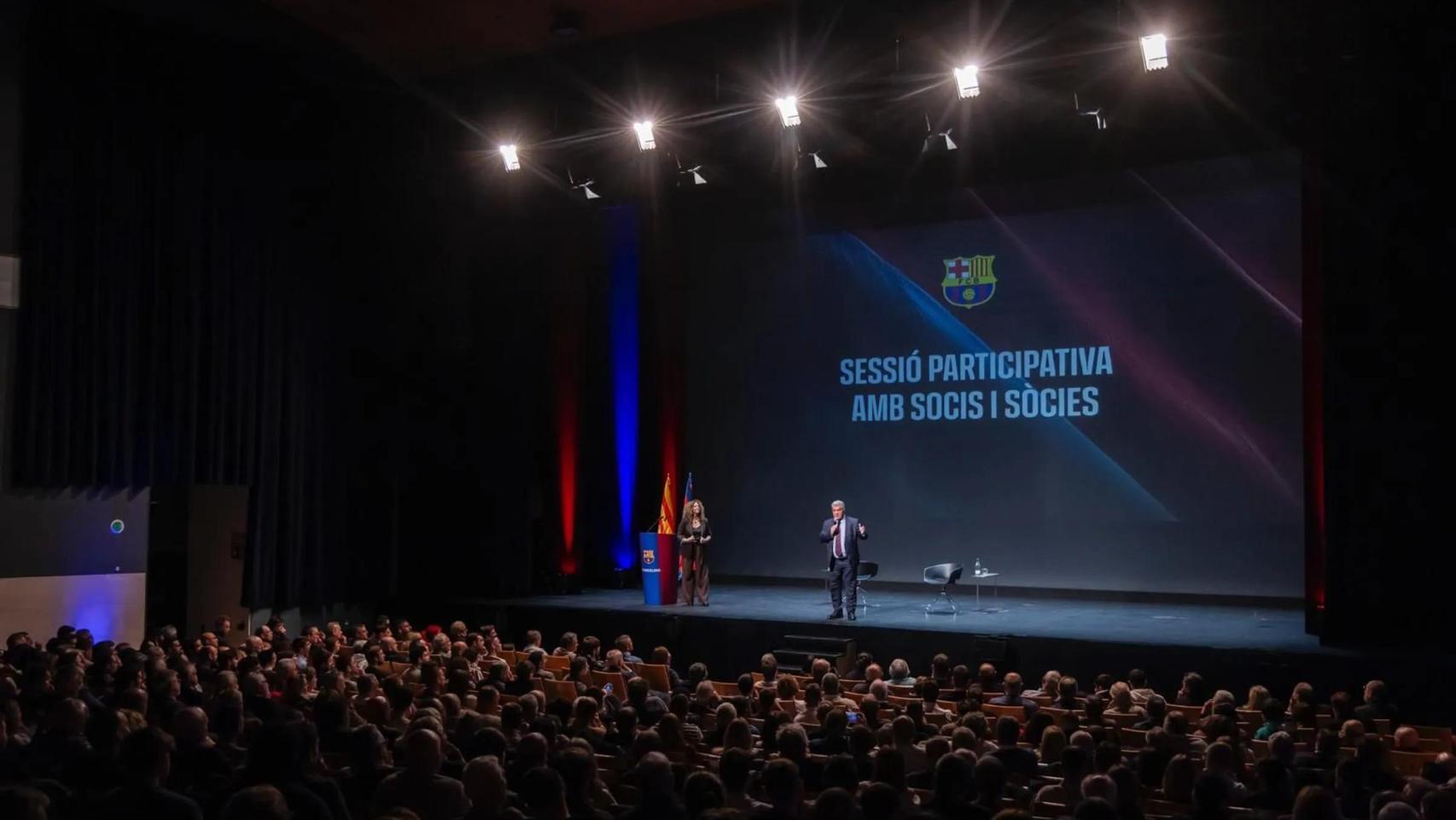 Joan Laporta comparece en el Auditori de Sant Cugat
