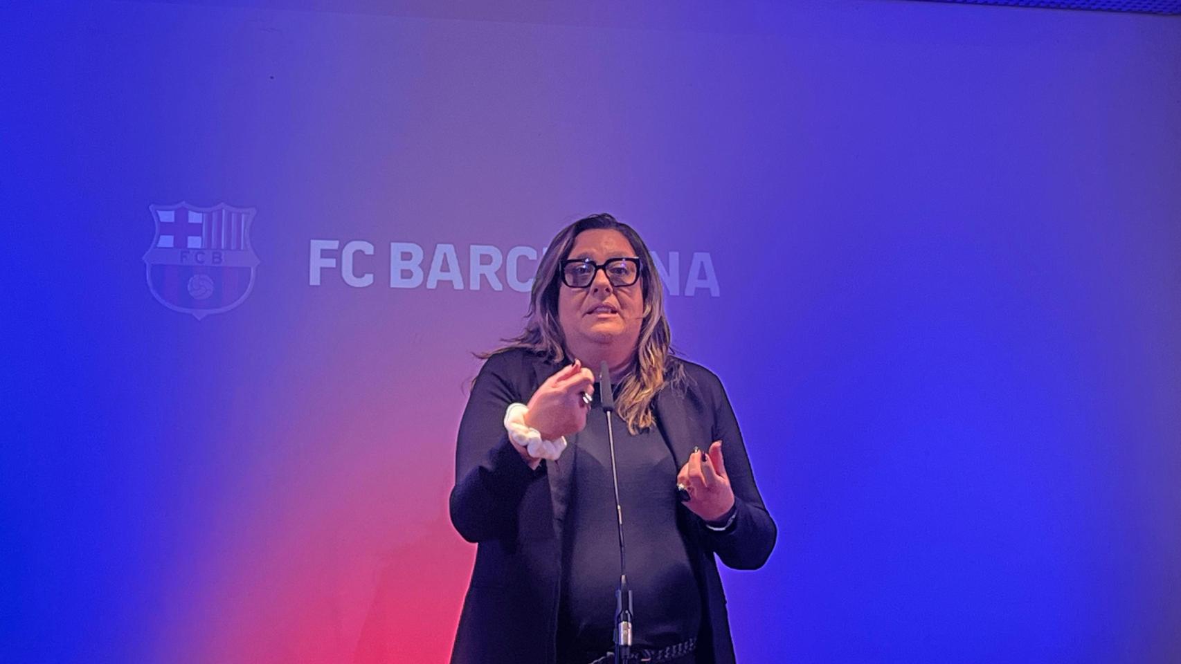 Elena Fort atiende a los medios de comunicación tras la reunión de la Junta Directiva en el Monasterio de Sant Cugat del Vallès