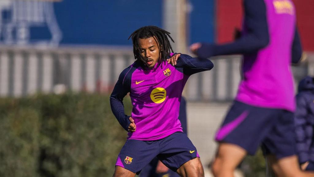 Jules Koundé torna al Barça després de l'aturada de seleccions de novembre