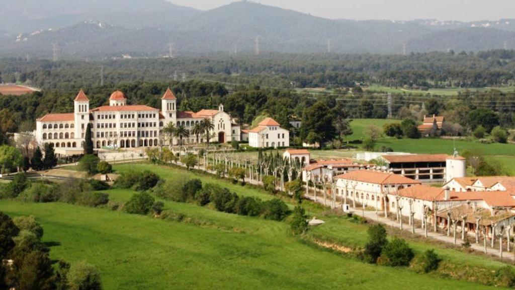 Sanatorio de Torrebonica visto desde lejos