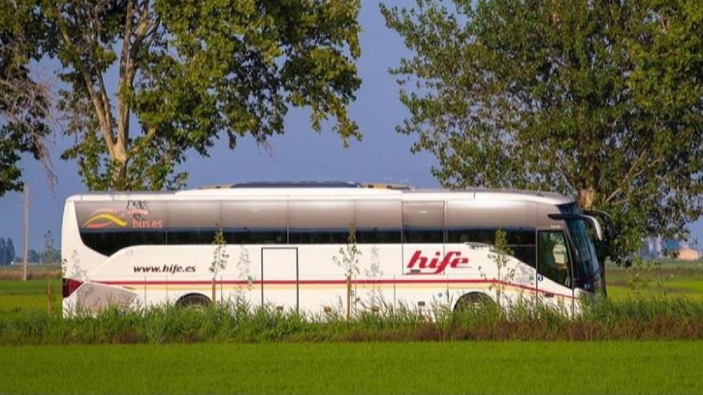 Un bus de Hife, actual operador del bus de Calafell
