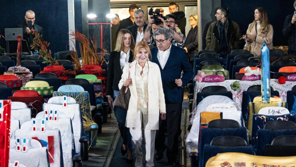 La llegada de la baronesa Thyssen al Cine Comedia de Barcelona