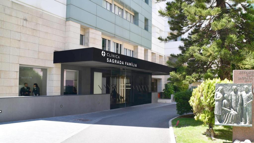 Acceso a la Clínica Sagrada Familia de Barcelona, donde se recupera Jordi Pujol