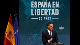 El presidente del Gobierno, Pedro Sánchez,  defendiendo la iniciativa '50 años de libertad'