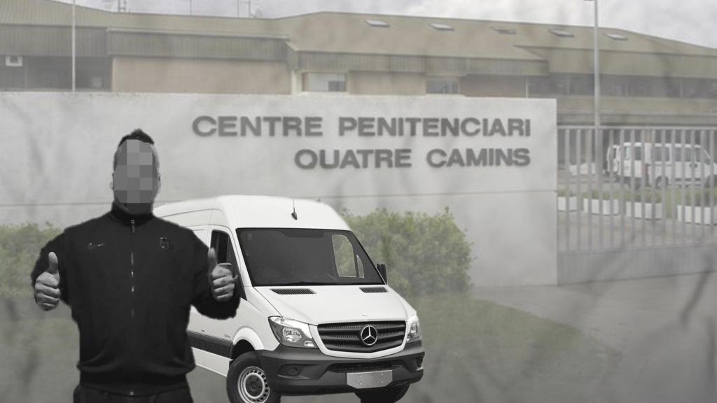 Jonathan Ll. delante del Centro penitenciario de Quatre Camins