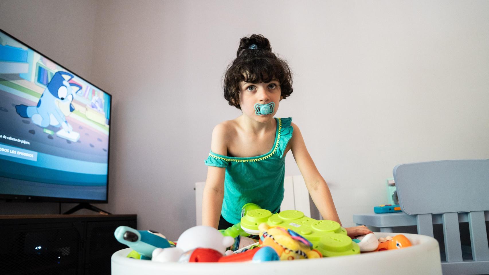 Lia, paciente del Sindrome de Angelman