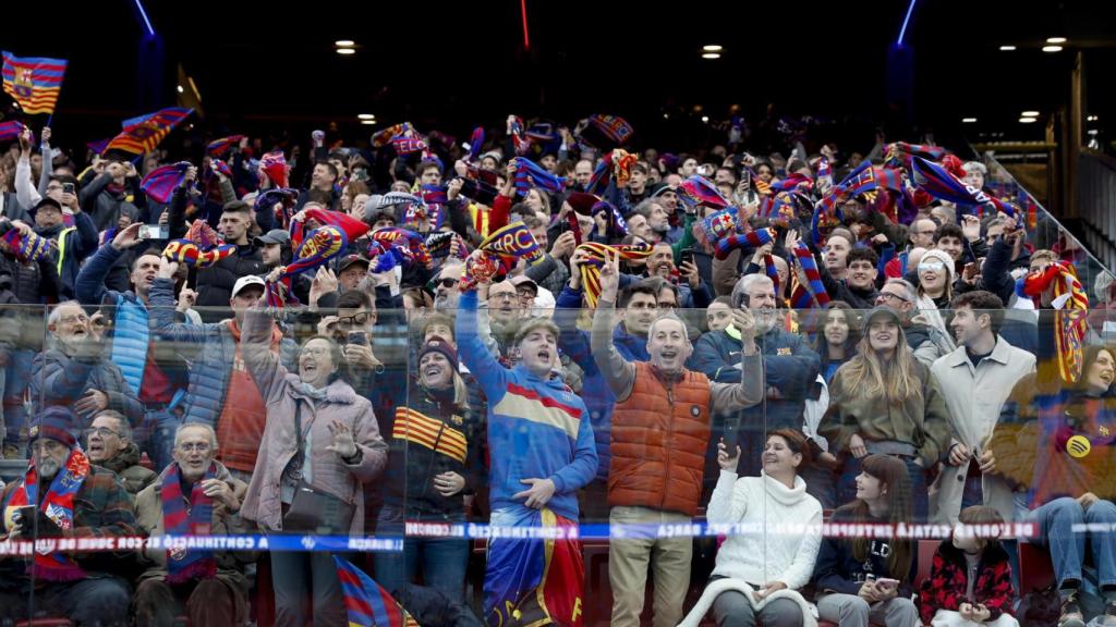 Aficionados del Barça celebran el gol de Lewandowski al Athletic