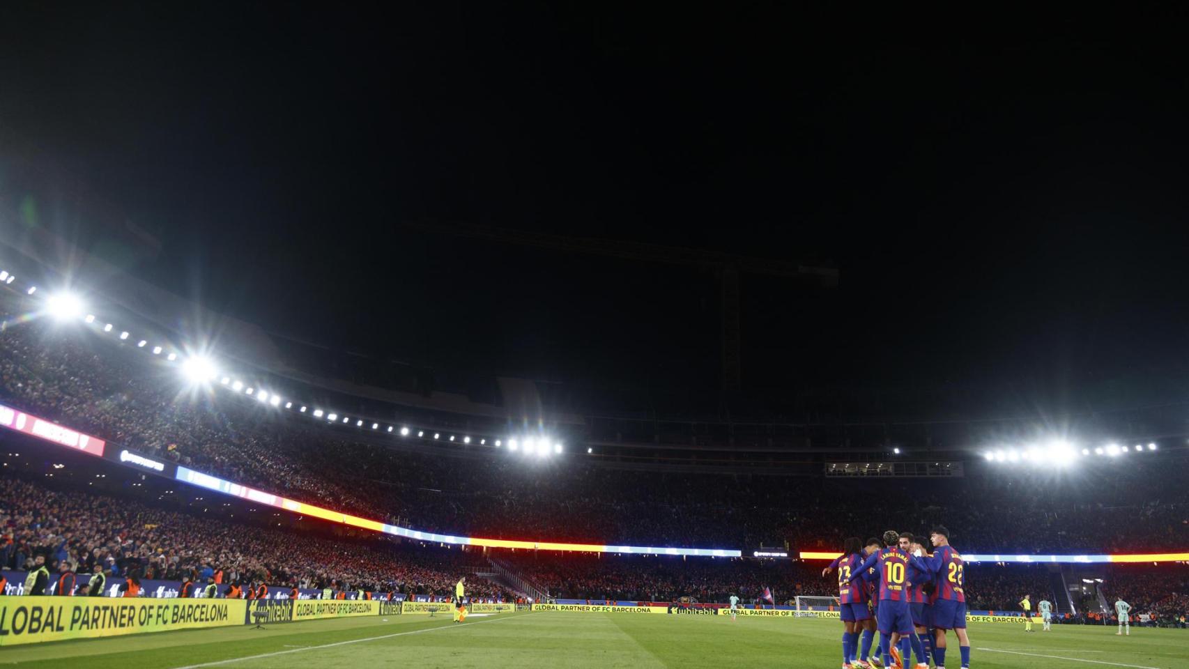 Los jugadores del Barça celebran un gol al Athletic