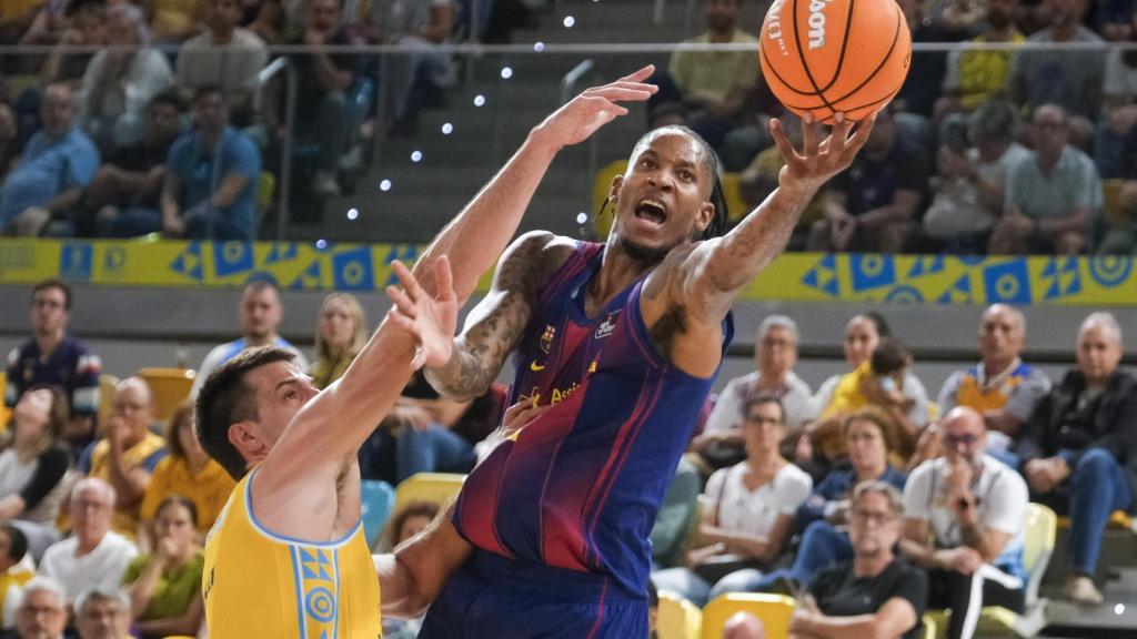 Will Clyburn lluita per la pilota al Gran Canària-Barça de bàsquet