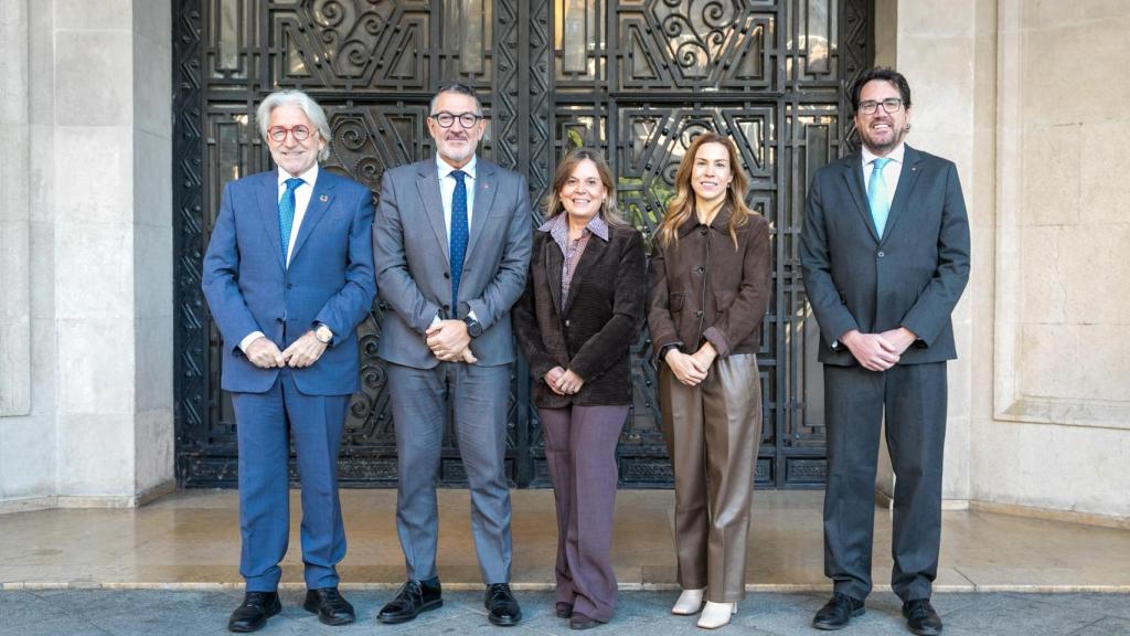 El president de Foment del Treball, Josep Sánchez Llibre, el conseller de Empresa y Trabajo, Miquel Sàmper, la presidenta de Farmaindustria, Fina Lladós, y el secretario de Empresa y Competitividad, Jaume Baró i Torres, en la jornada sobre el polo biofarmacéutico