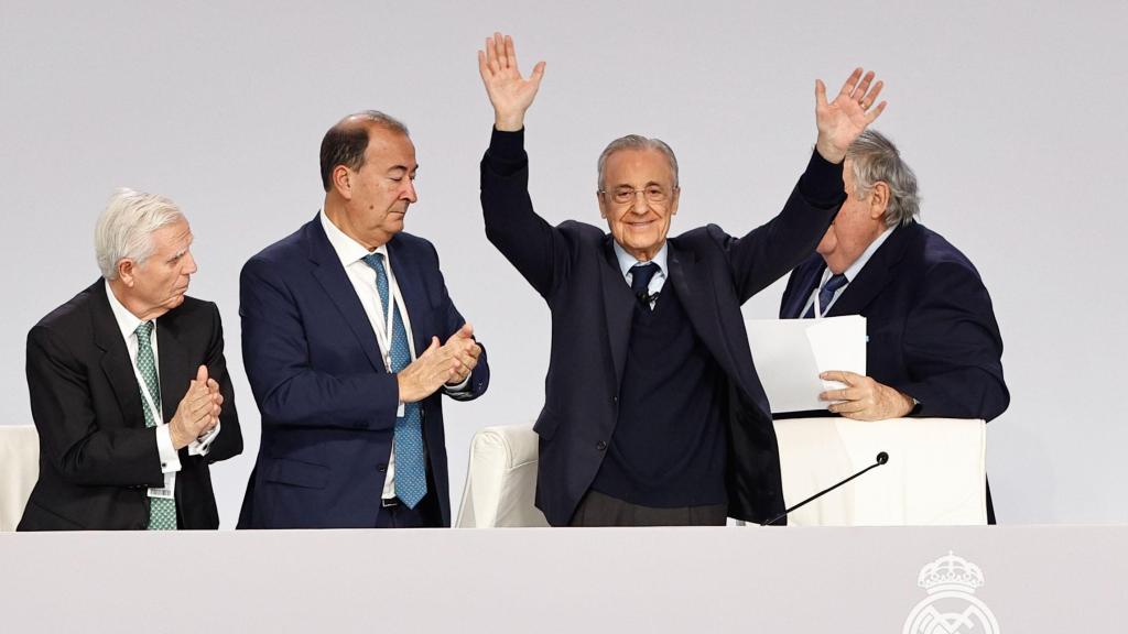 Florentino Pérez, aplaudido en la asamblea general ordinaria 2025 del Real Madrid